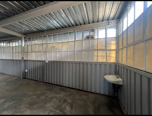 129M² WAREHOUSE TO LET IN SEBENZA